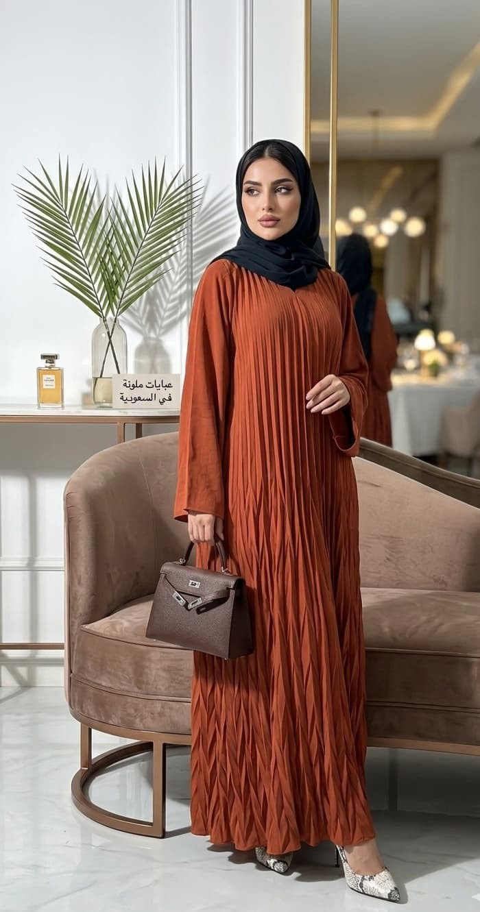 عبايات ملونة فخمة في السعودية لمسة أنثوية